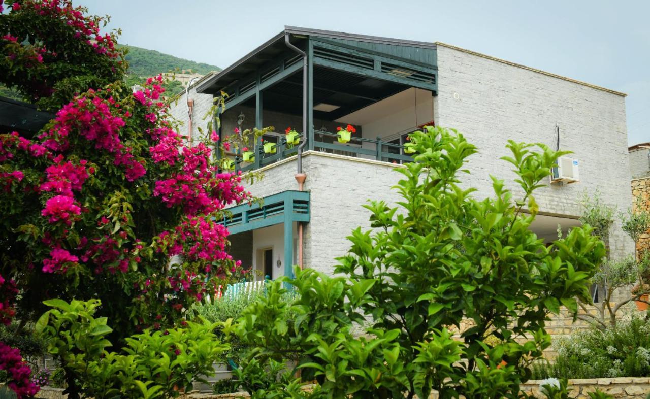 Vila Rina At Aquamarine Residence Vlorë Extérieur photo