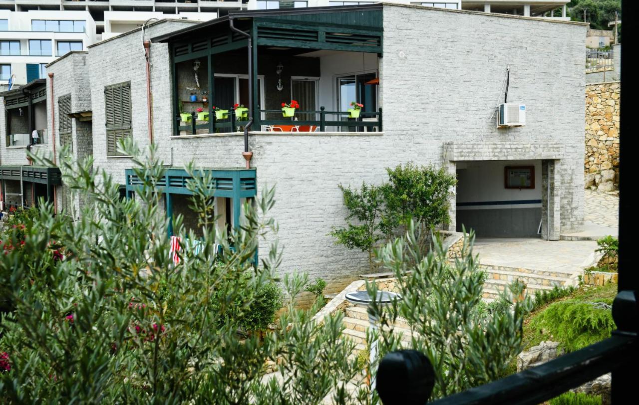 Vila Rina At Aquamarine Residence Vlorë Extérieur photo