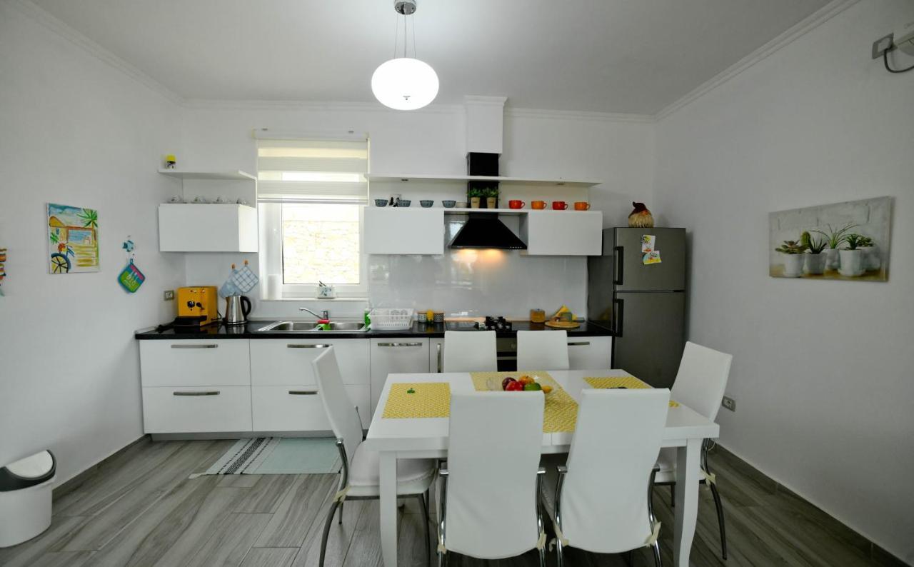 Vila Rina At Aquamarine Residence Vlorë Extérieur photo