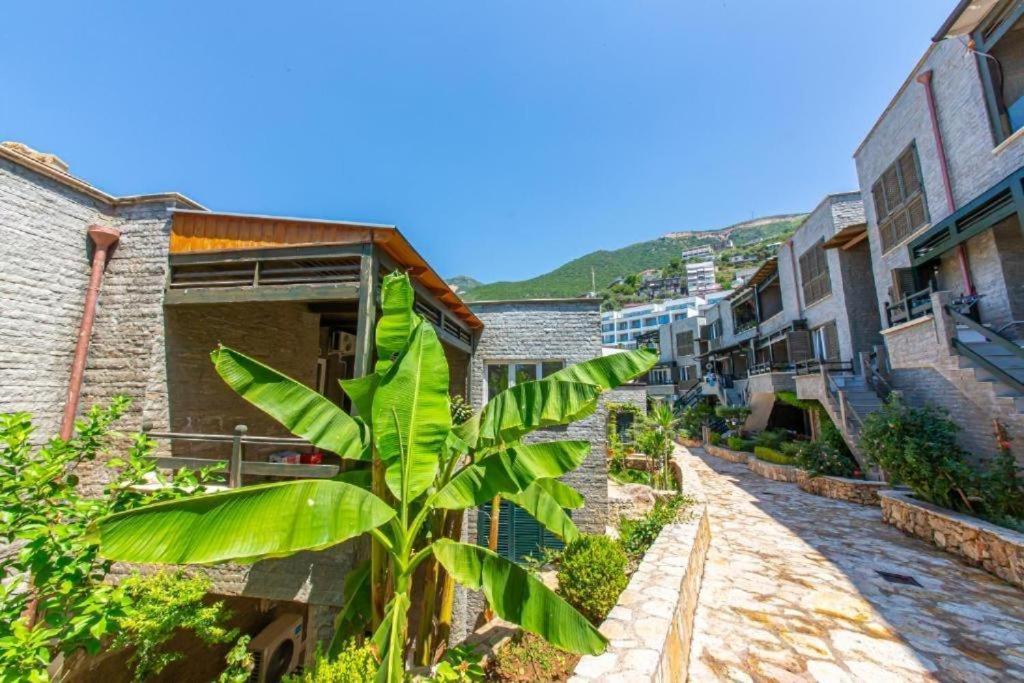 Vila Rina At Aquamarine Residence Vlorë Extérieur photo